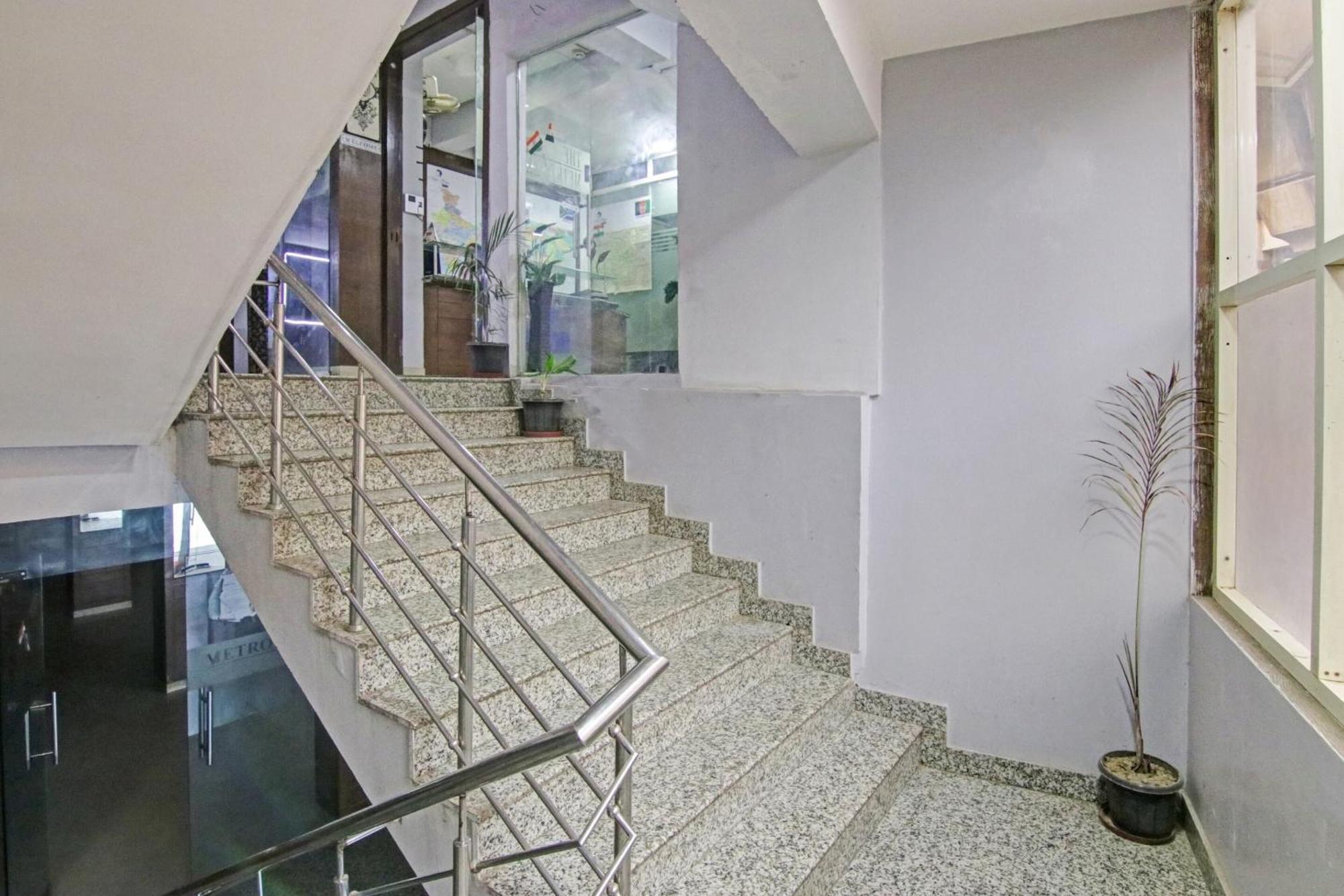 Hotel O Flagship Hotel Metro Star Near Lotus Temple New Delhi Exterior foto